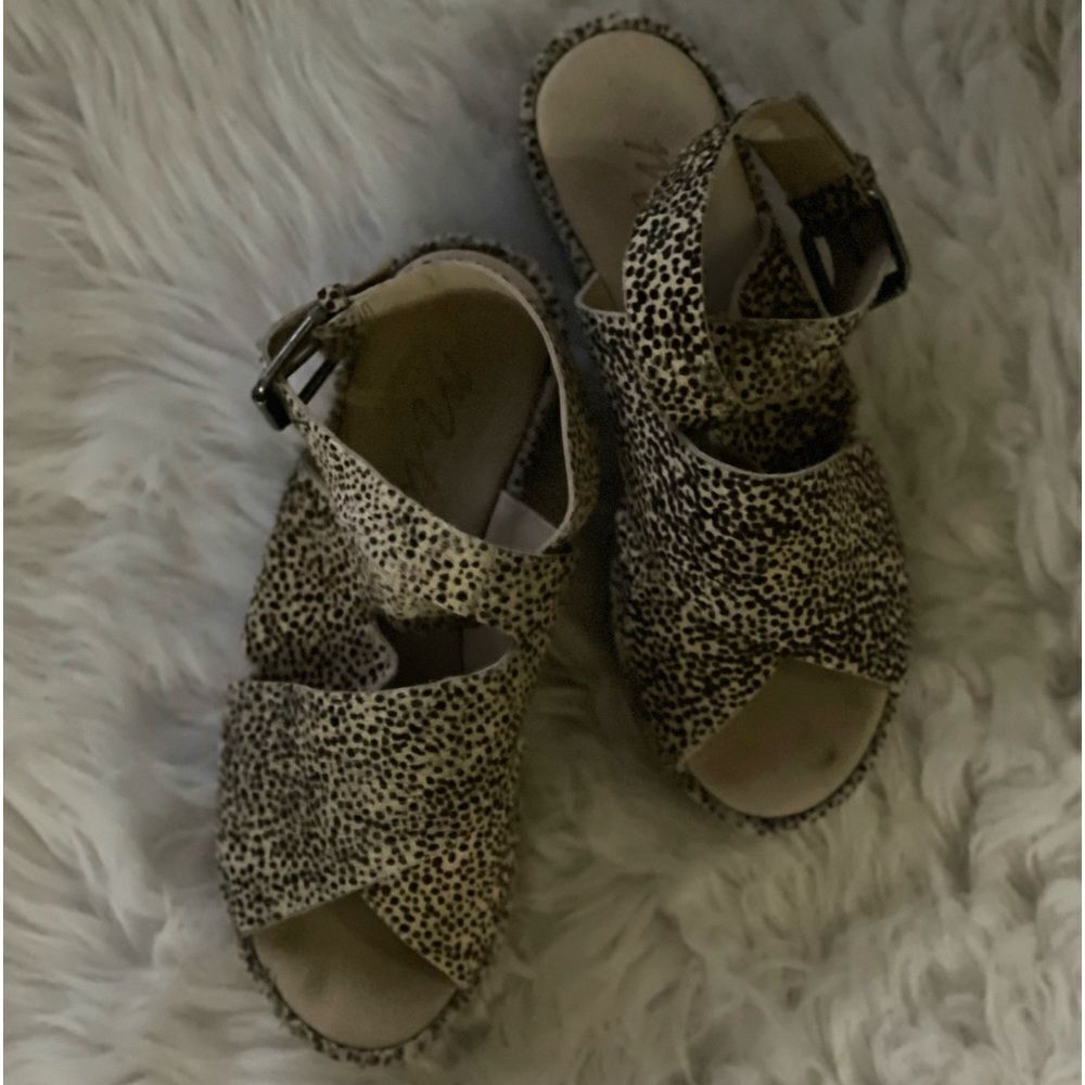 Matisse Runway Platform